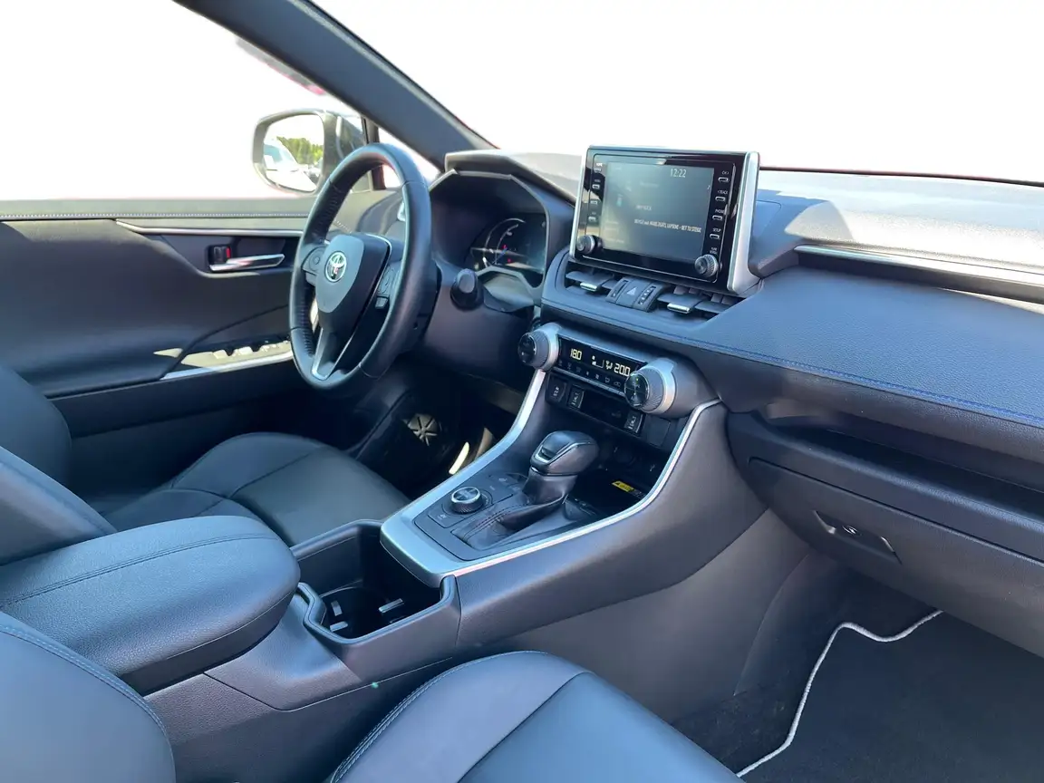 TOYOTA RAV4