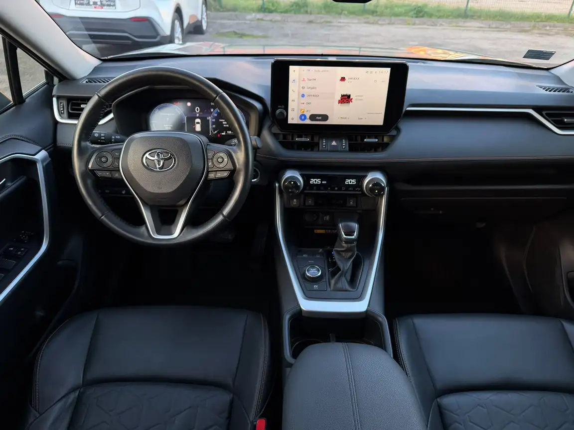 TOYOTA RAV4