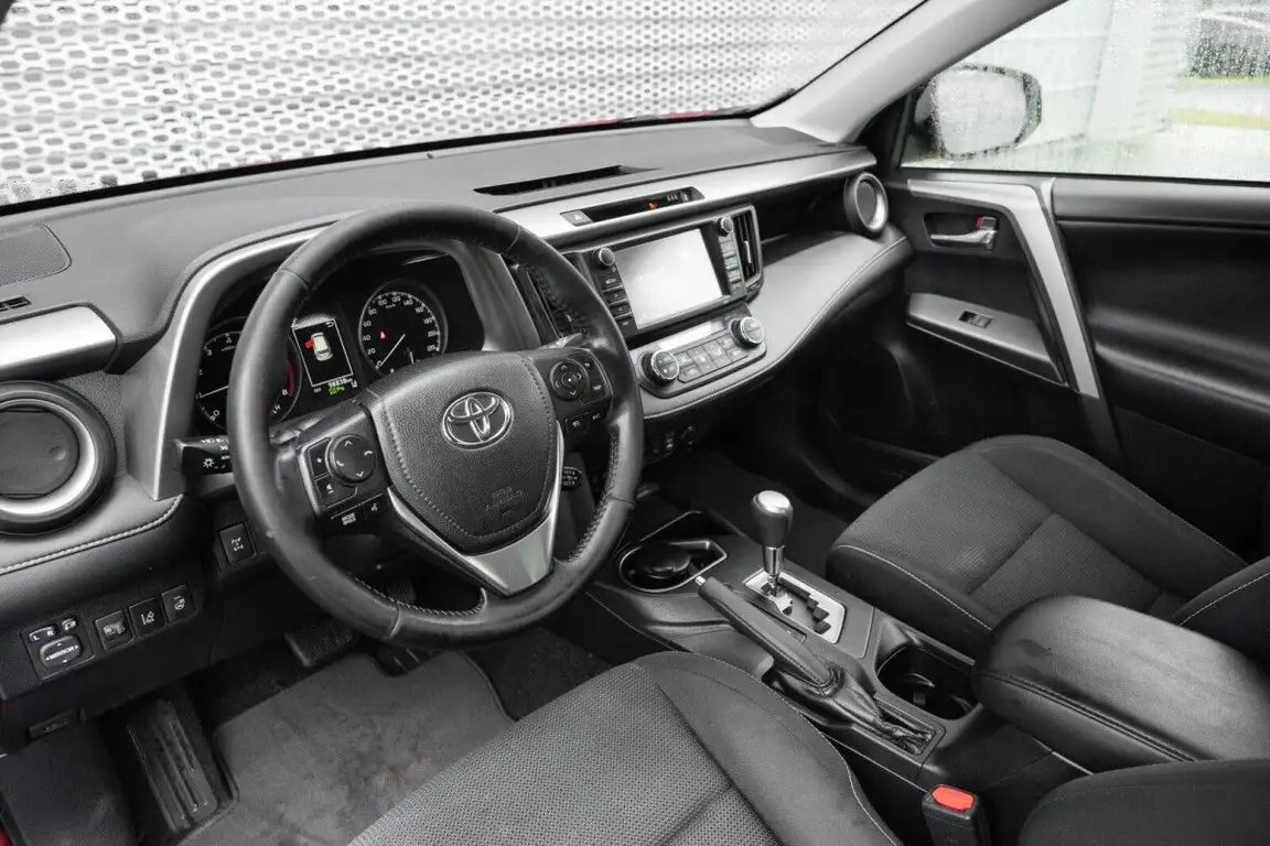 TOYOTA RAV4