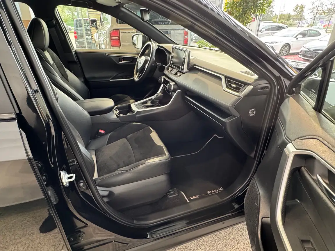 TOYOTA RAV4