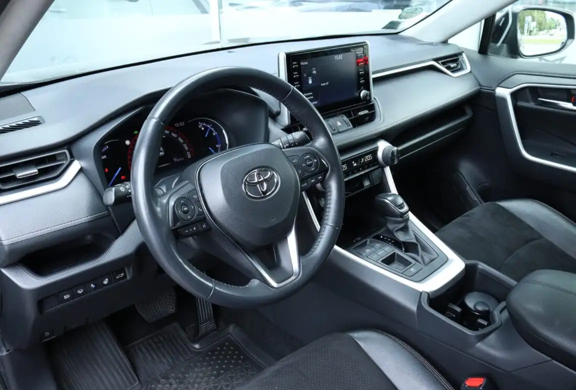 TOYOTA RAV4