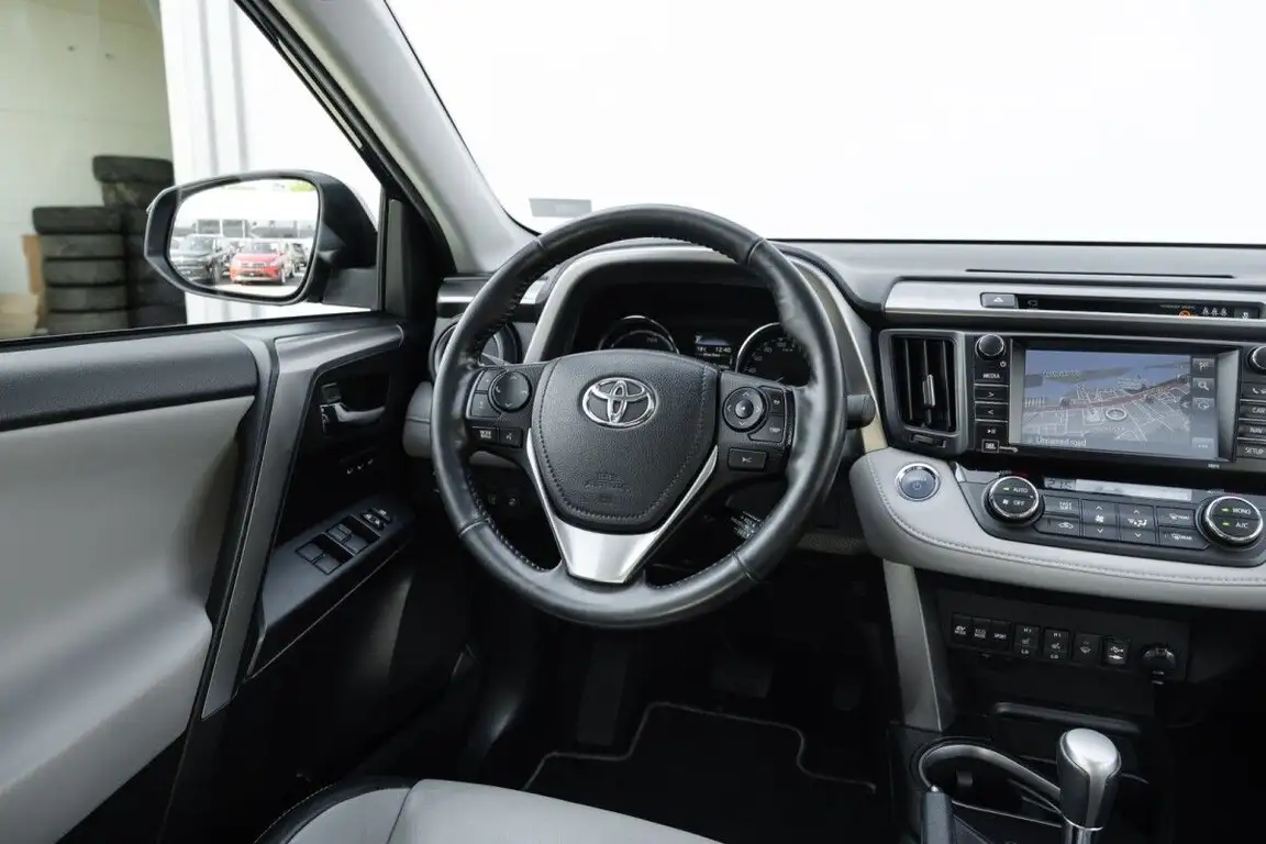 TOYOTA RAV4