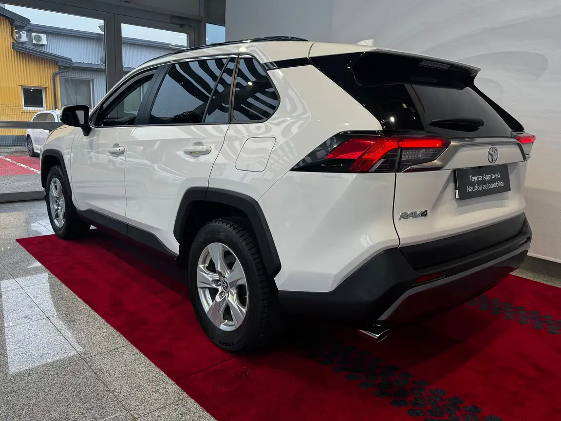 TOYOTA RAV4