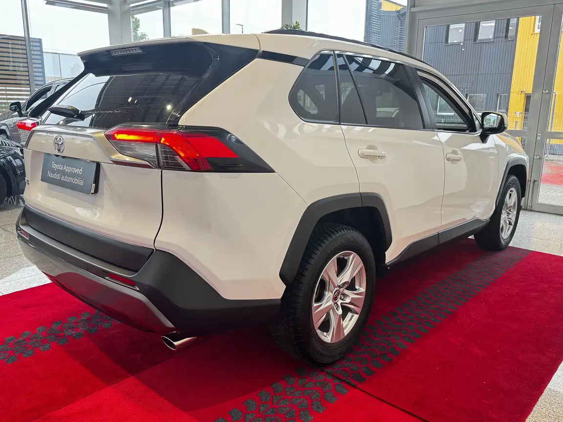 TOYOTA RAV4