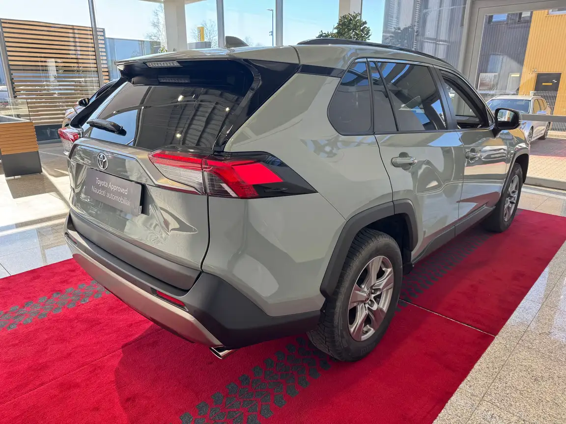 TOYOTA RAV4