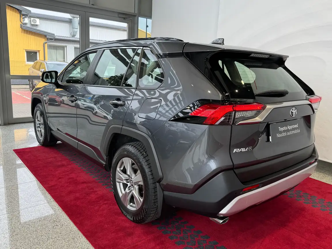 TOYOTA RAV4