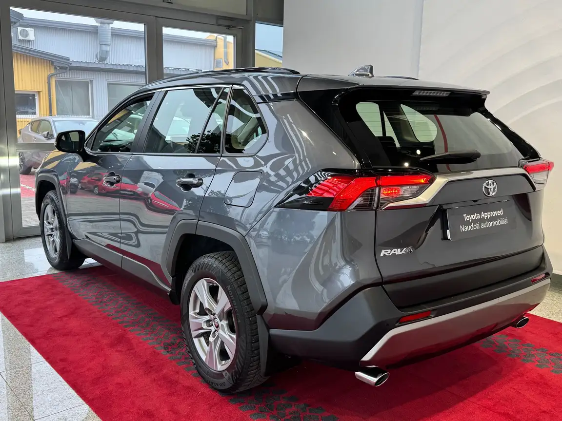 TOYOTA RAV4