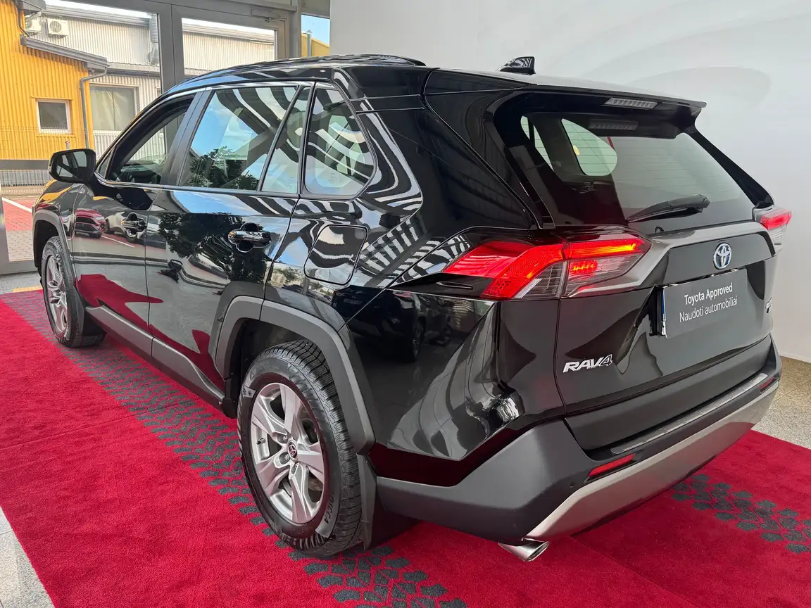 TOYOTA RAV4