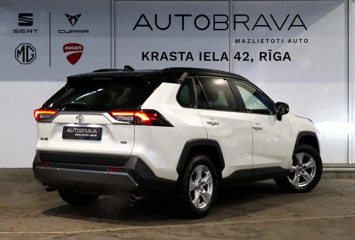 TOYOTA RAV4