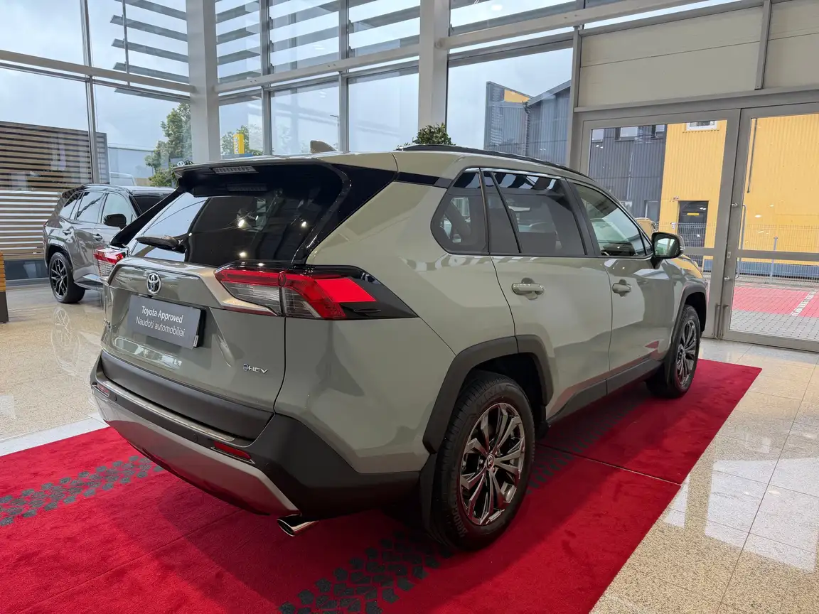 TOYOTA RAV4