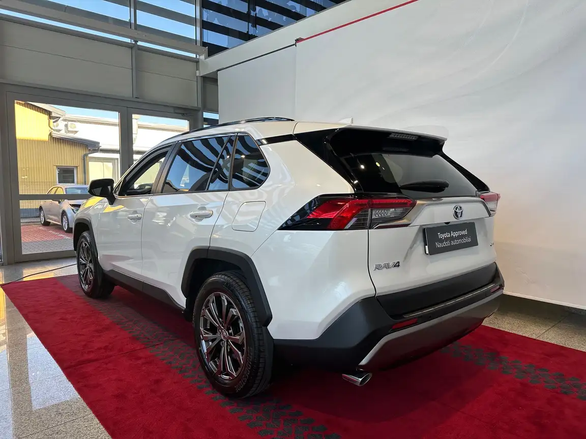 TOYOTA RAV4