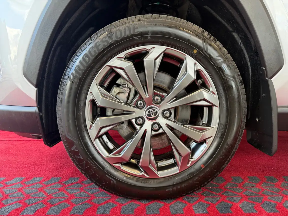 TOYOTA RAV4