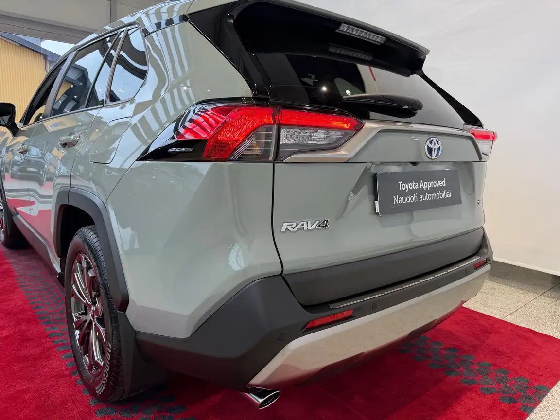 TOYOTA RAV4
