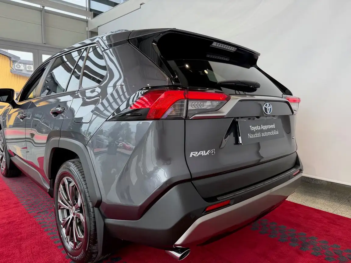 TOYOTA RAV4