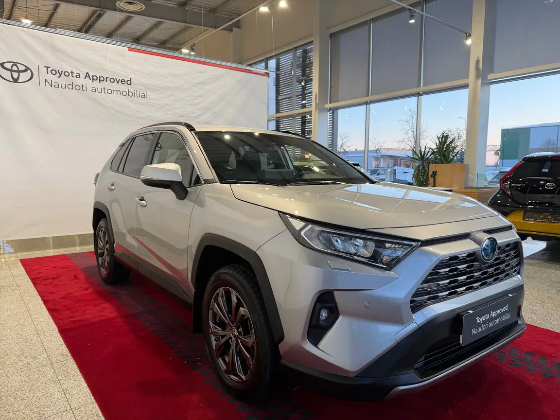 TOYOTA RAV4