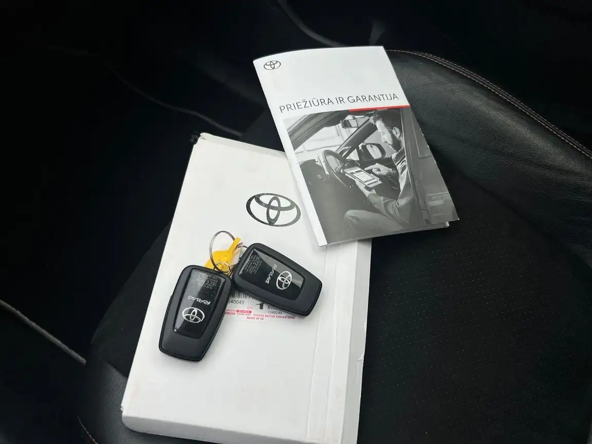 TOYOTA RAV4