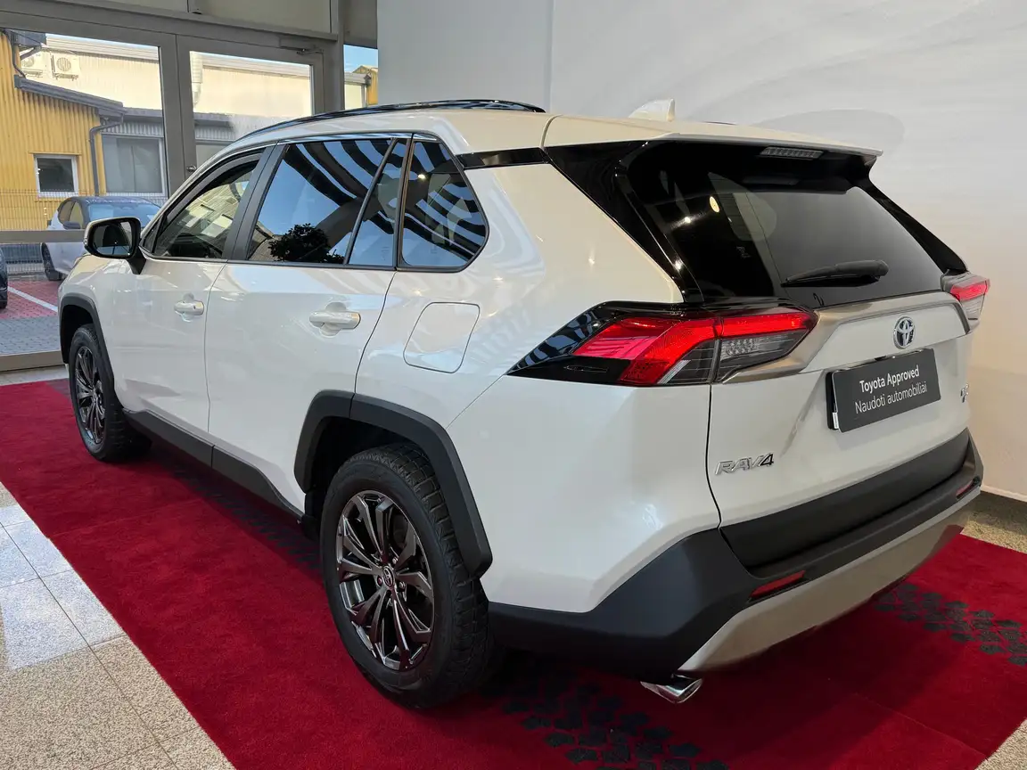TOYOTA RAV4