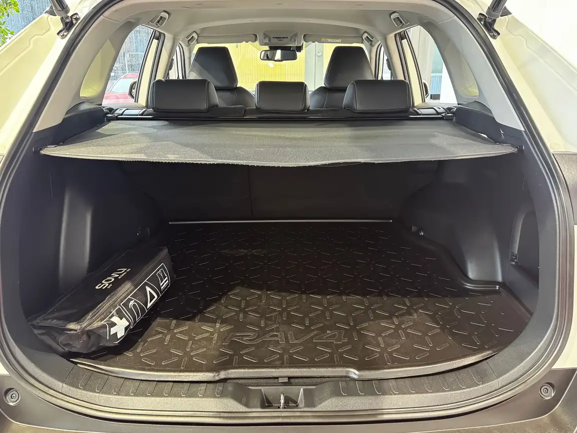 TOYOTA RAV4