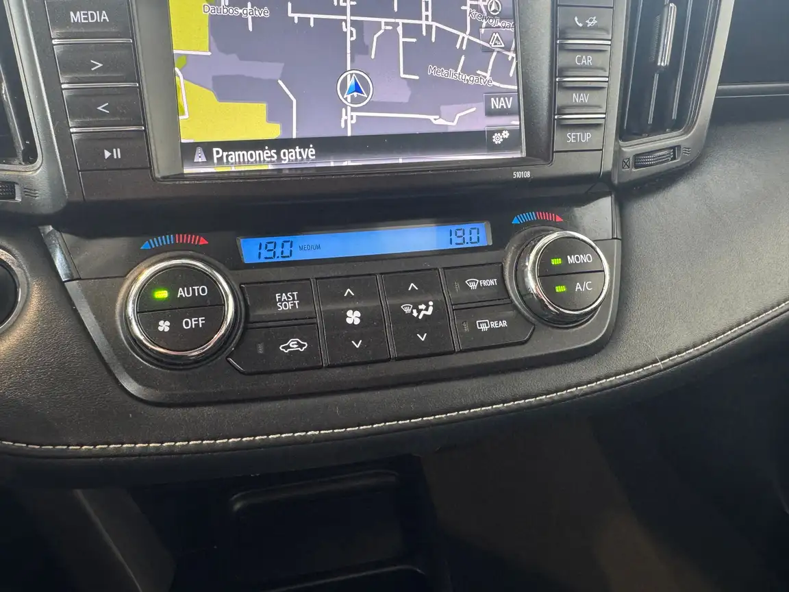 TOYOTA RAV4