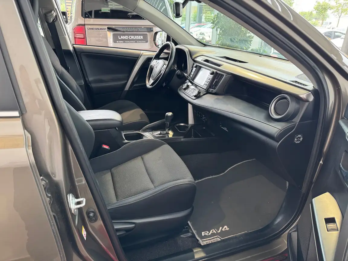 TOYOTA RAV4