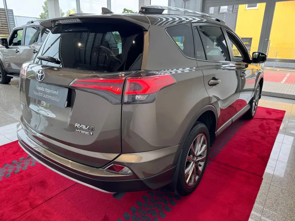 TOYOTA RAV4