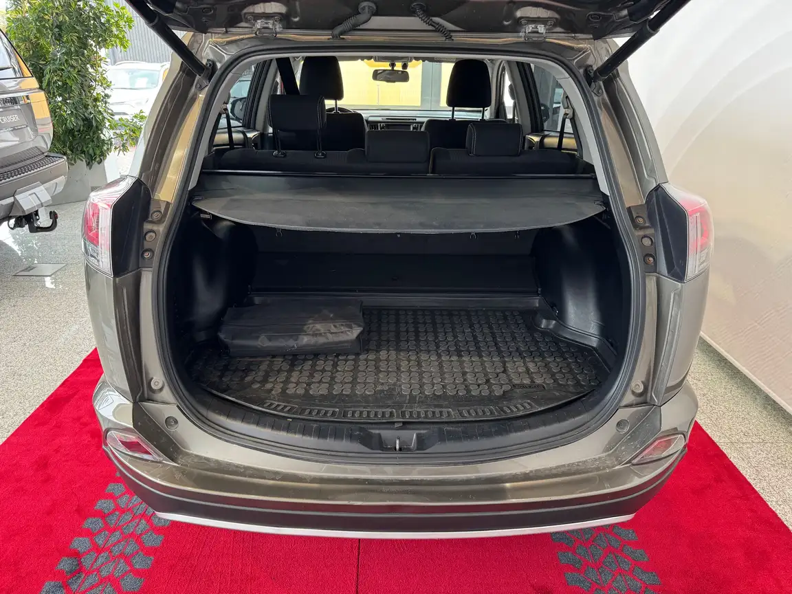 TOYOTA RAV4