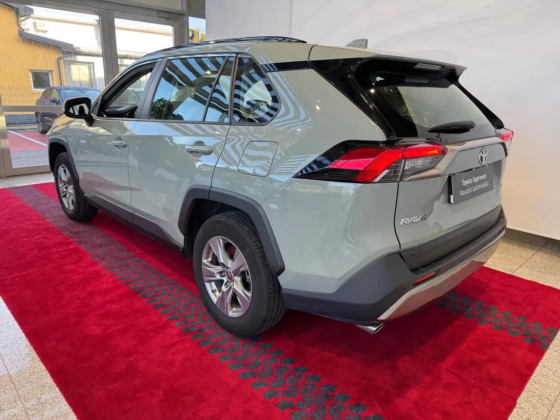TOYOTA RAV4