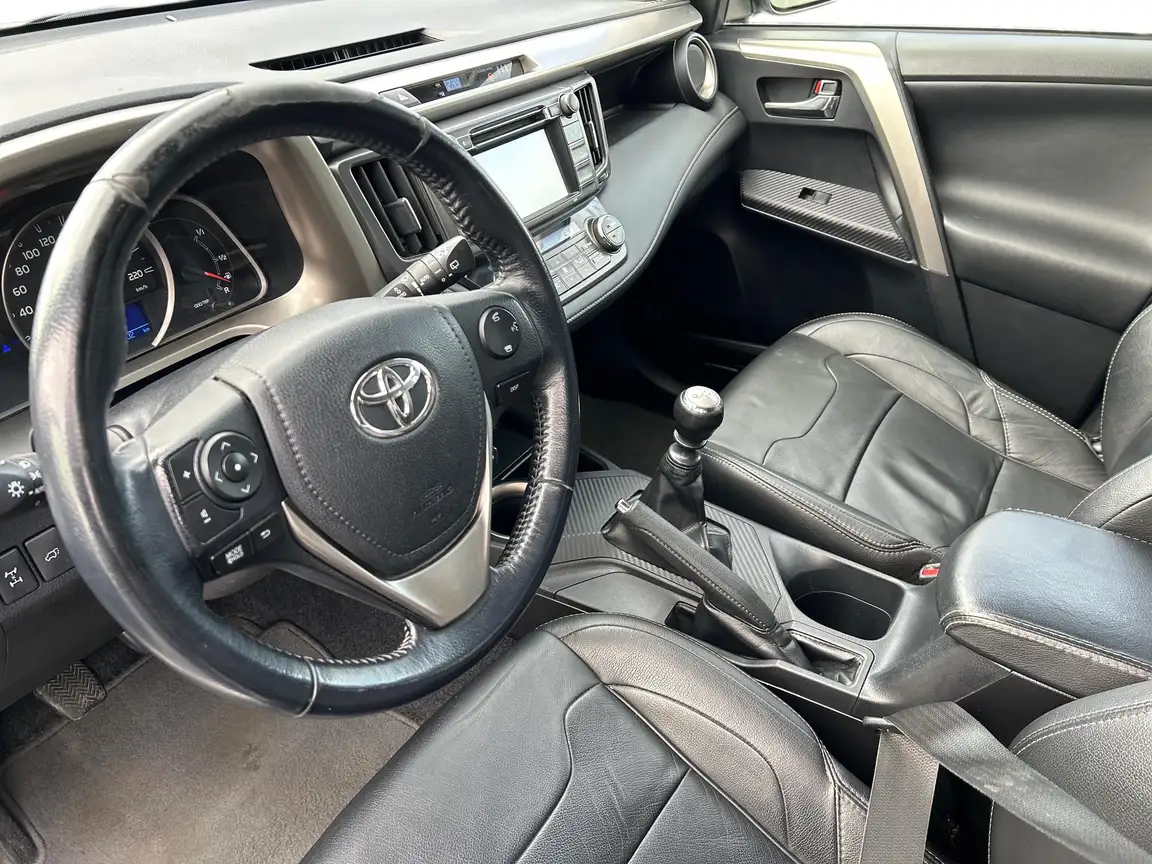 TOYOTA RAV4