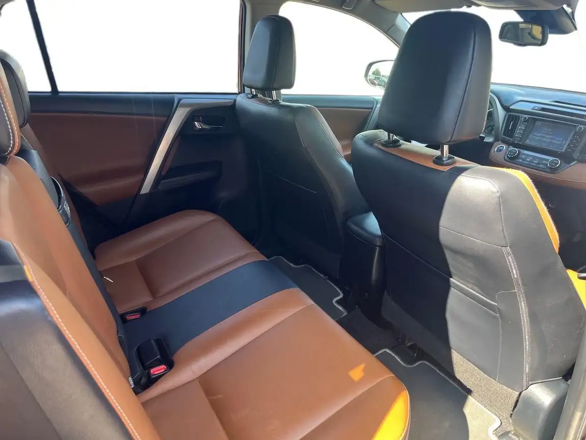 TOYOTA RAV4