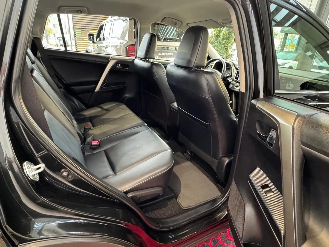 TOYOTA RAV4