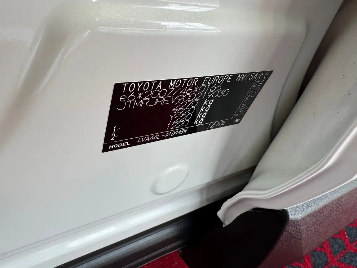 TOYOTA RAV4