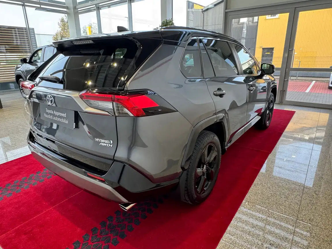 TOYOTA RAV4