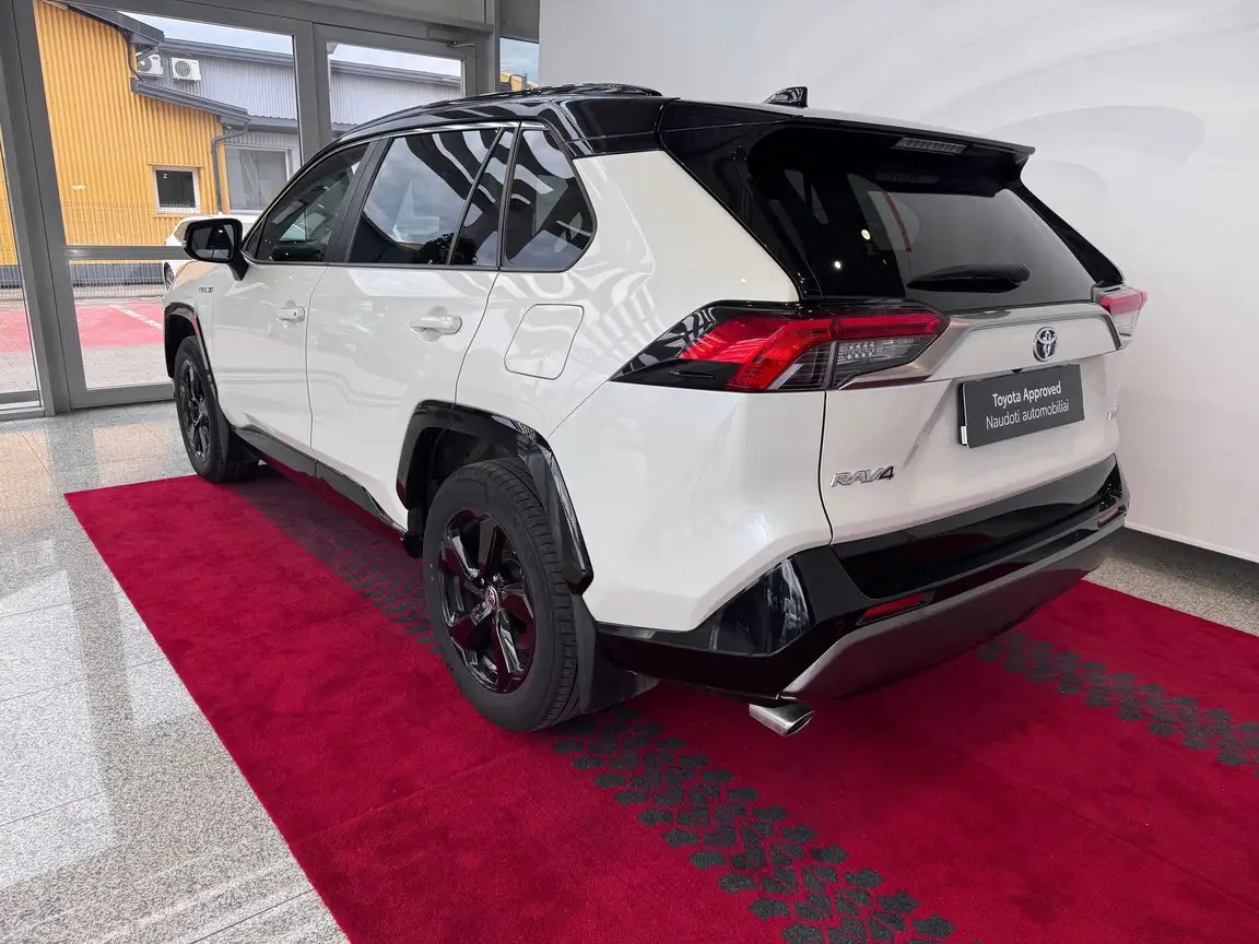 TOYOTA RAV4