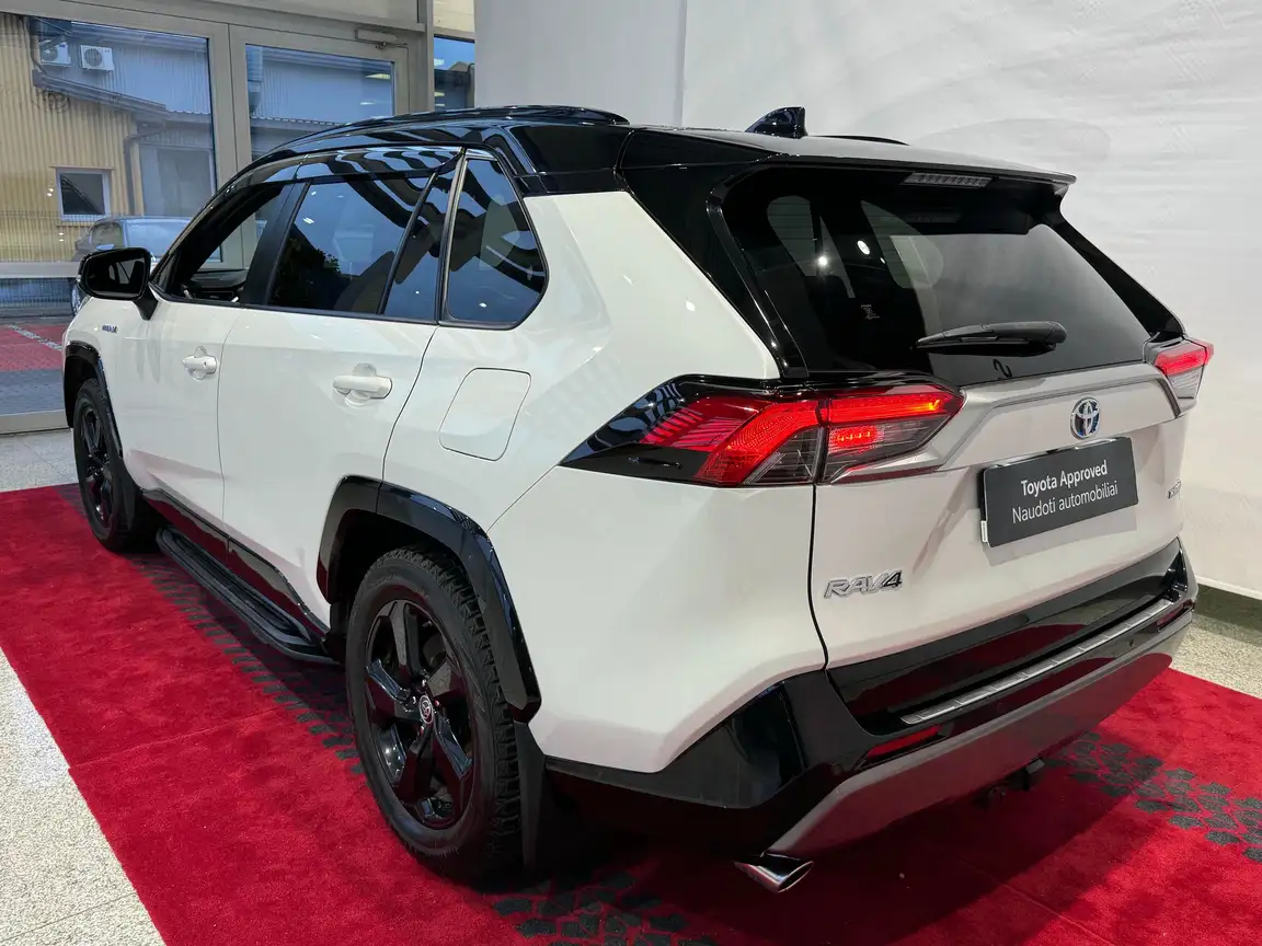 TOYOTA RAV4