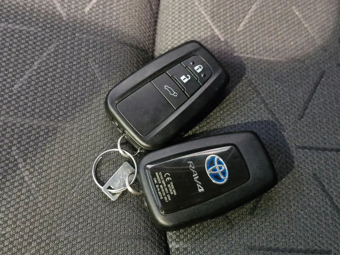 TOYOTA RAV4