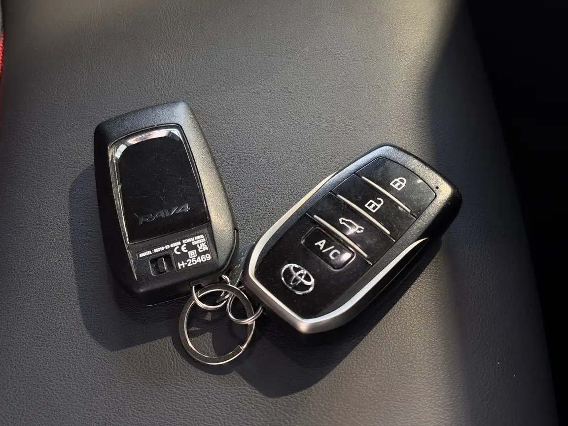 TOYOTA RAV4