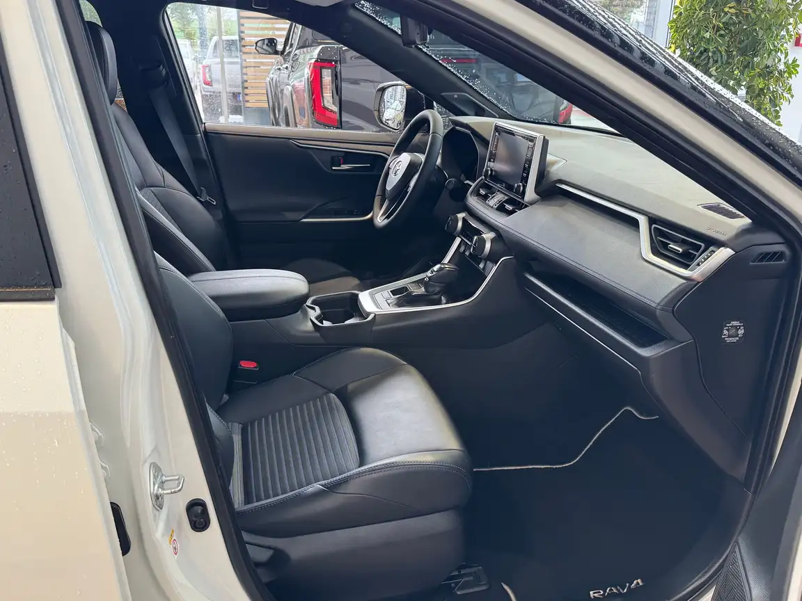 TOYOTA RAV4