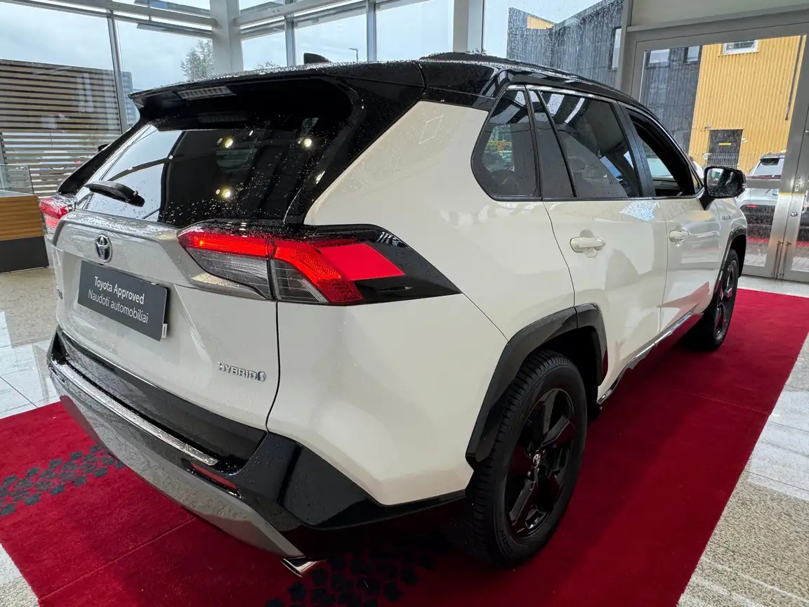 TOYOTA RAV4