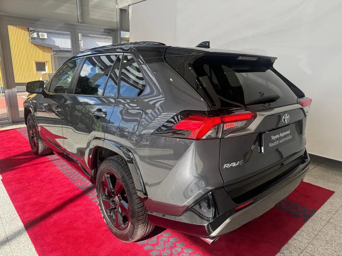 TOYOTA RAV4