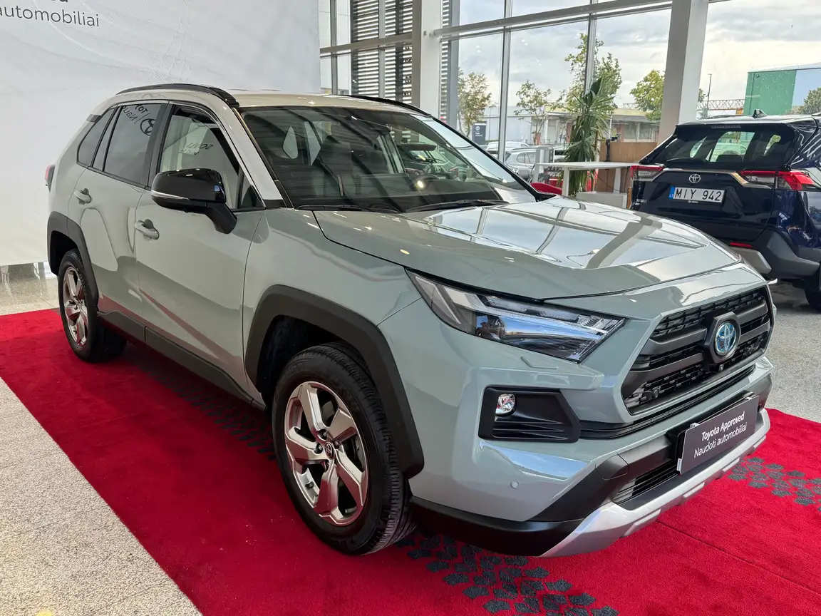 TOYOTA RAV4