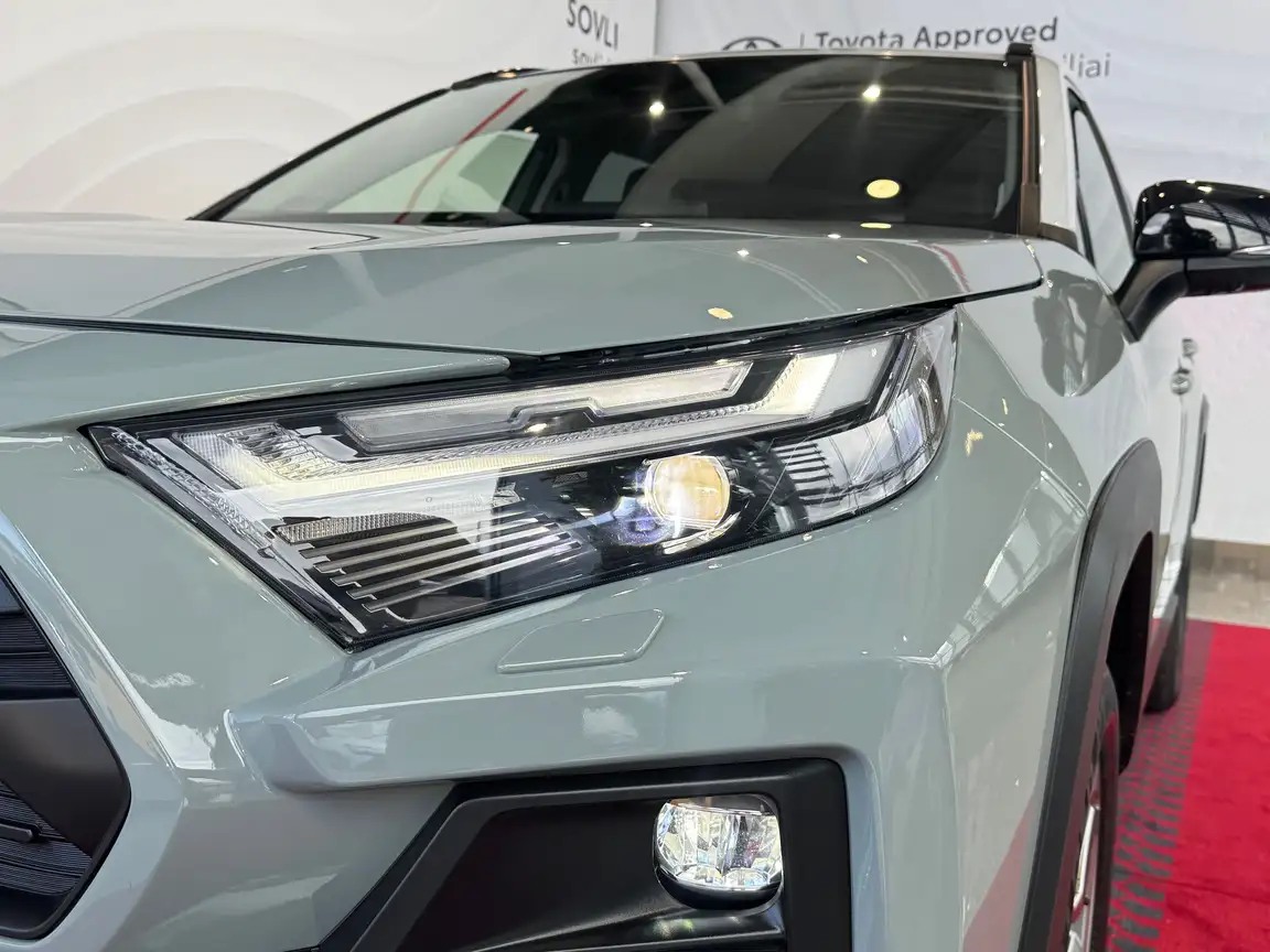 TOYOTA RAV4