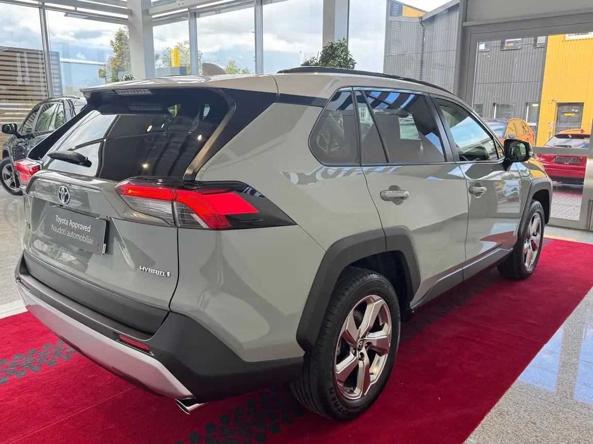 TOYOTA RAV4