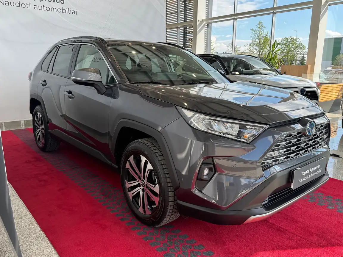 TOYOTA RAV4