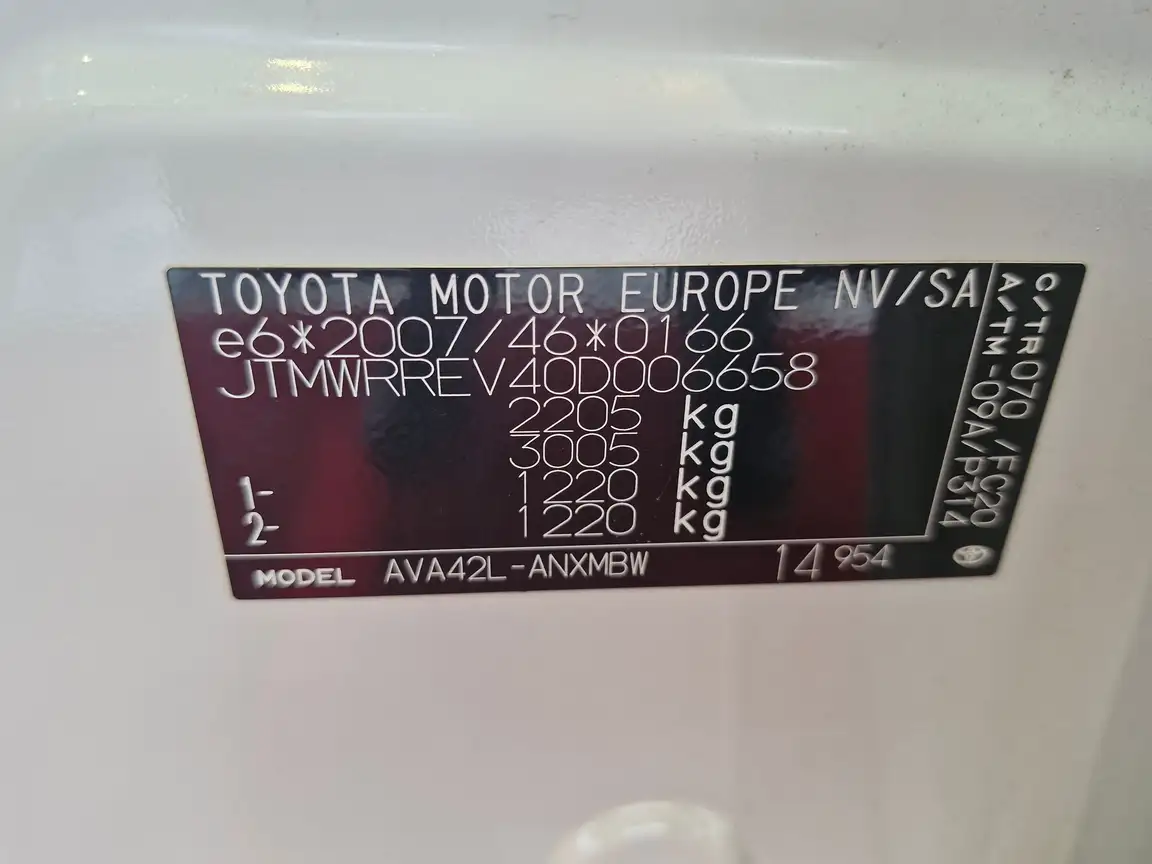 TOYOTA RAV4