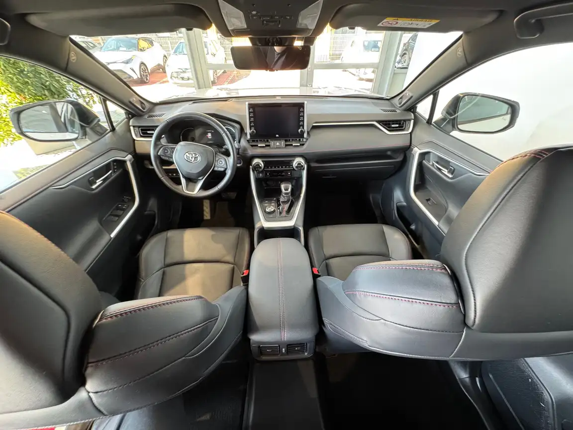 TOYOTA RAV4