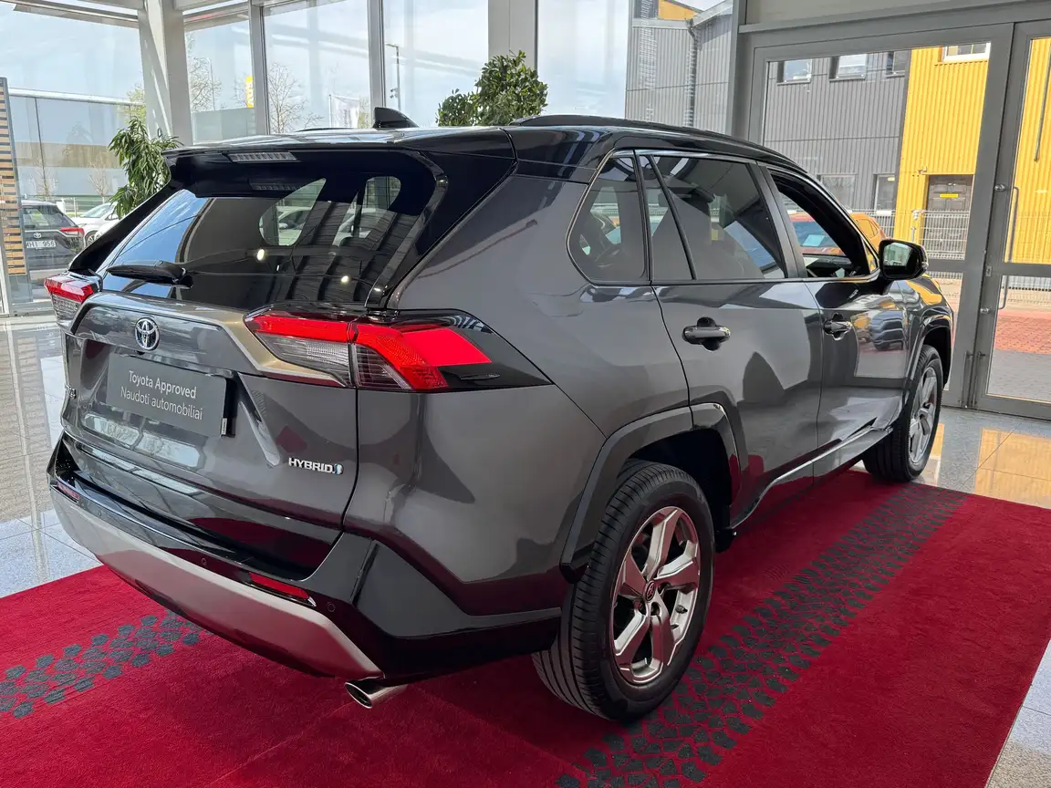 TOYOTA RAV4