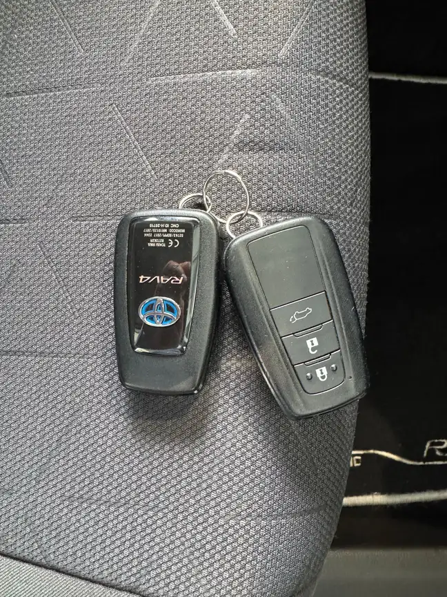 TOYOTA RAV4