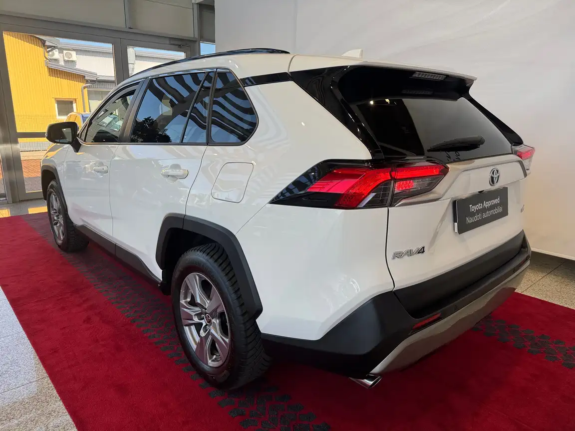 TOYOTA RAV4