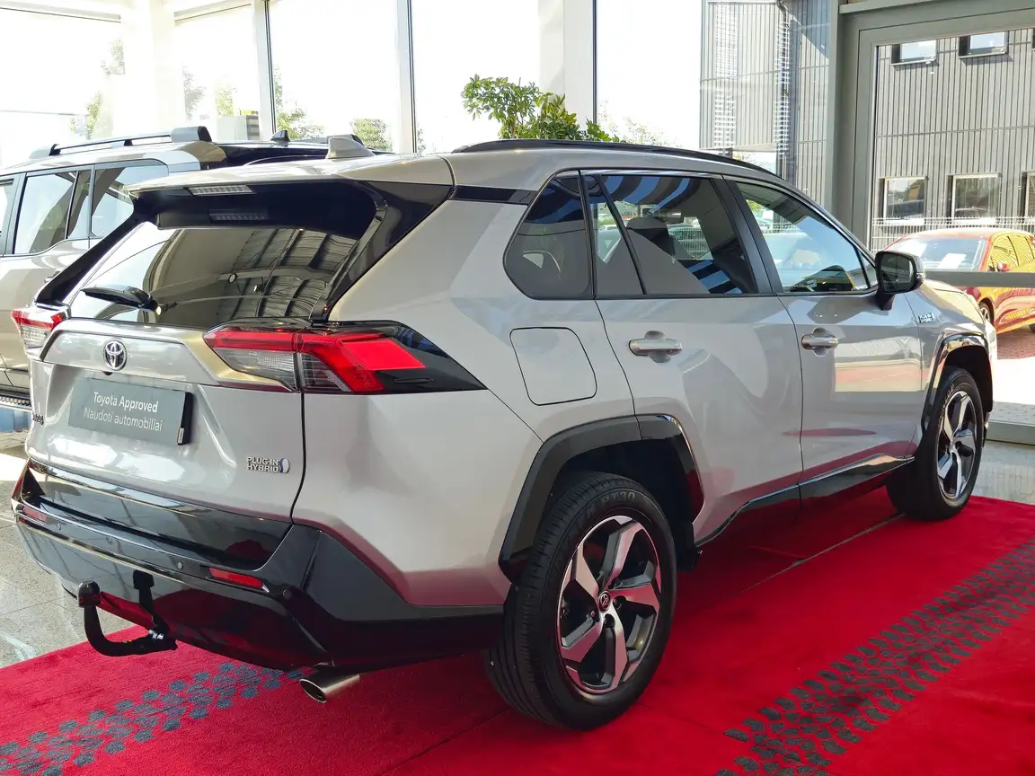 TOYOTA RAV4