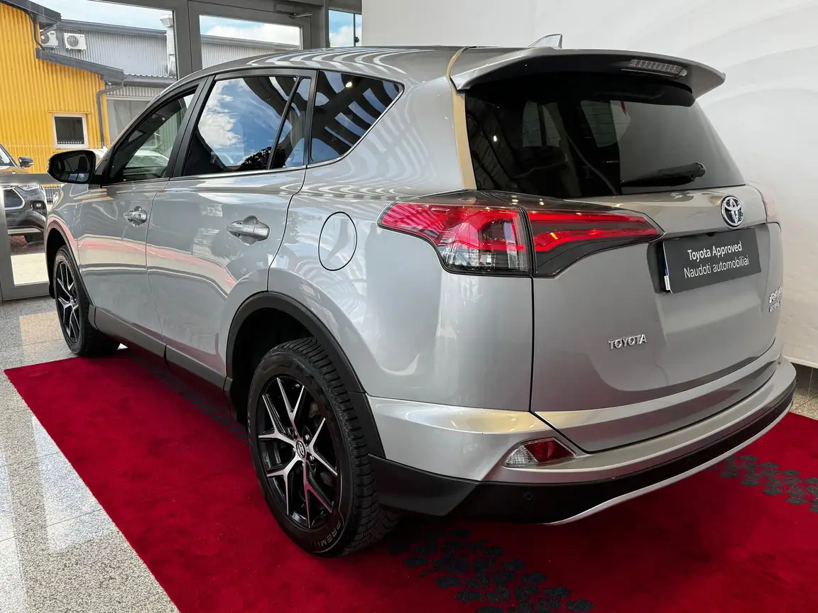 TOYOTA RAV4